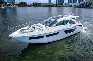 60' Cruisers Yachts 2020